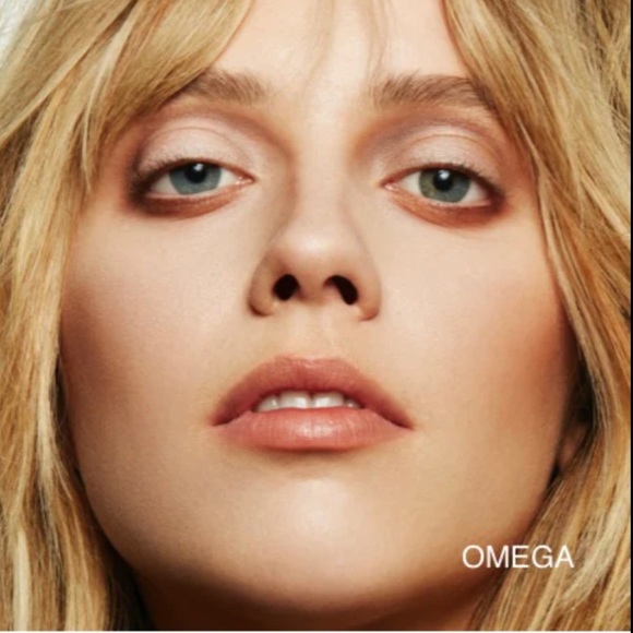 MAC Eye Shadow OMEGA Soft Matte - Picture 2 of 14